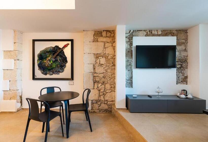 سوییت لوکس, Re Dionisio Luxury Suites
