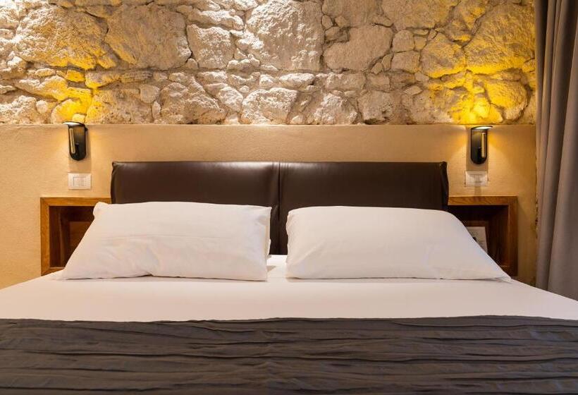 سوییت لوکس, Re Dionisio Luxury Suites