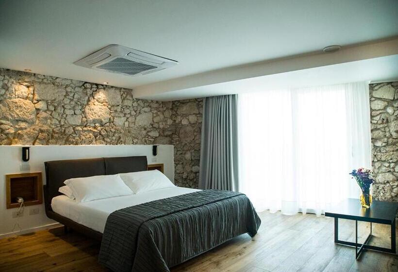 سوییت جونیور, Re Dionisio Luxury Suites