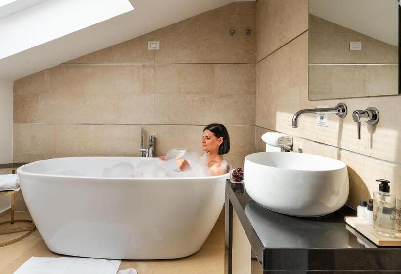 سوئیت پنت هاوس, Re Dionisio Luxury Suites