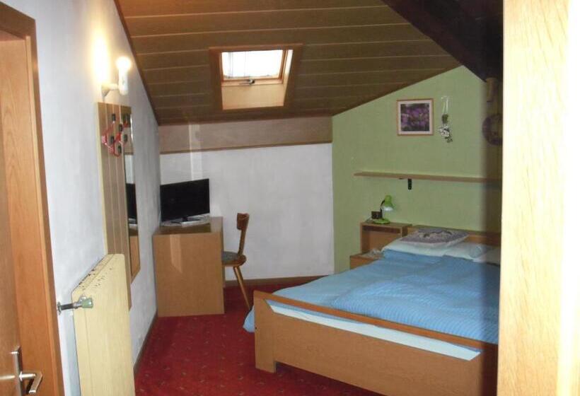 Quarto Ático, Residence Rosa