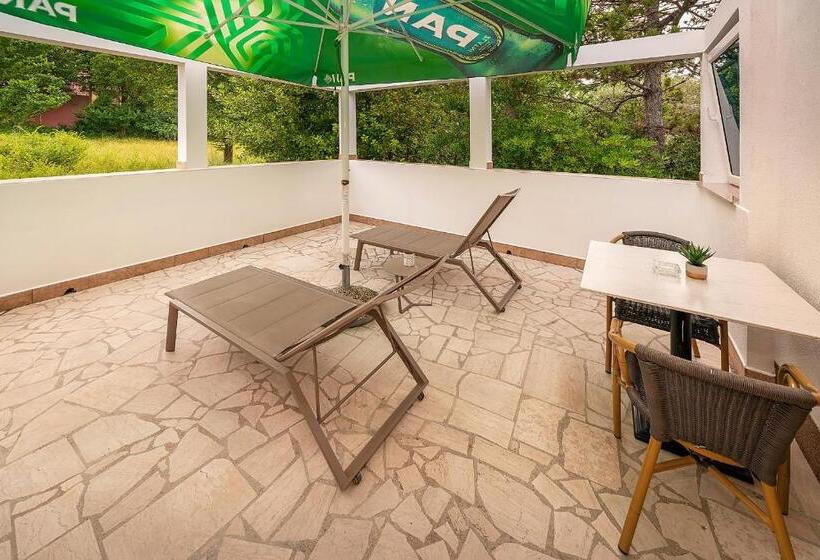 اتاق استاندارد با تراس, Bed & Breakfast Villa Terezija