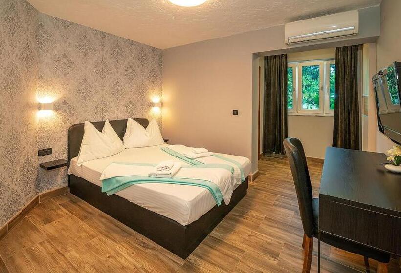 اتاق لوکس, Bed & Breakfast Villa Terezija