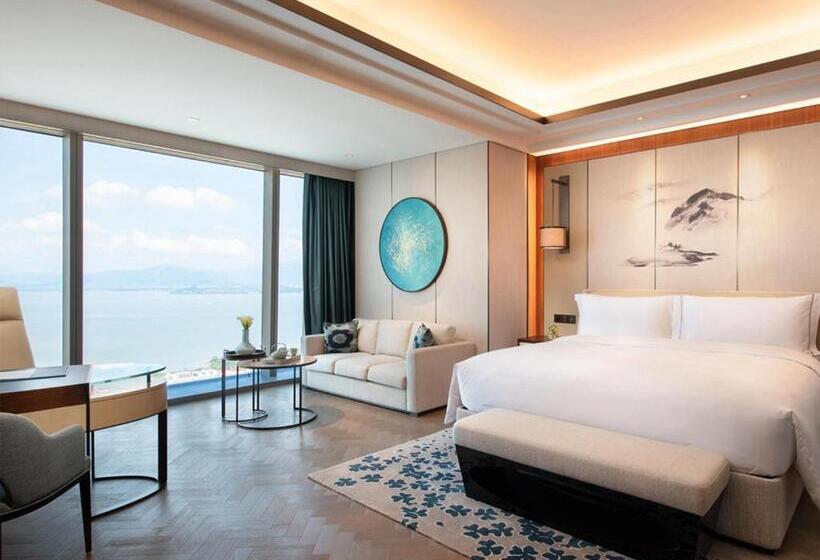 Номер Deluxe Кровать Кинг, Raffles Shenzhen