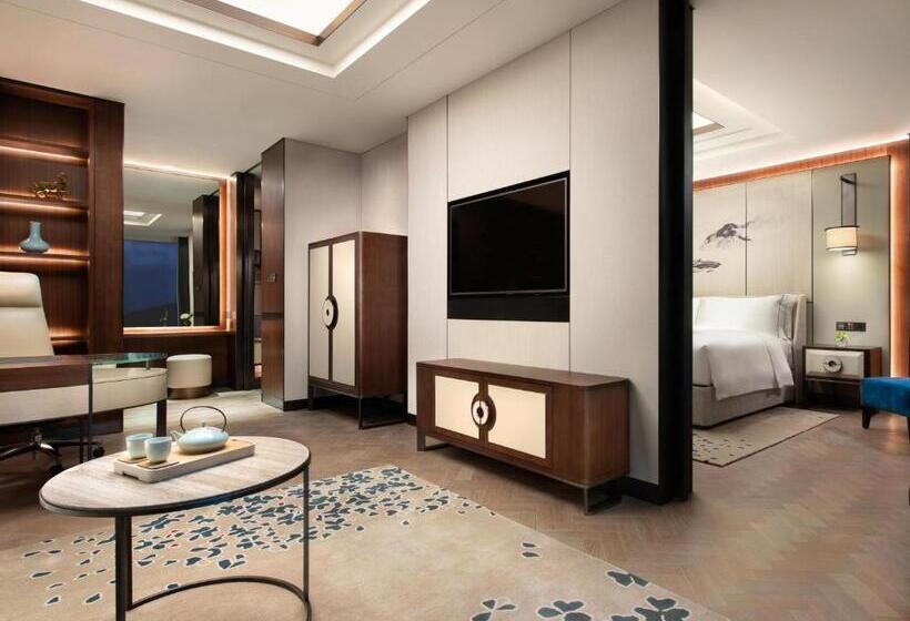 Полулюкс, Raffles Shenzhen