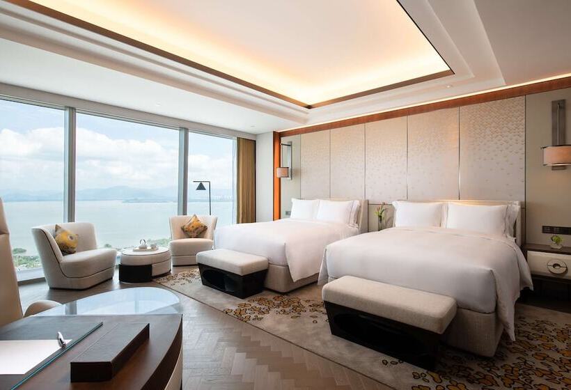 Номер Deluxe Вид на Море, Raffles Shenzhen