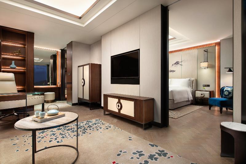 Полулюкс, Raffles Shenzhen
