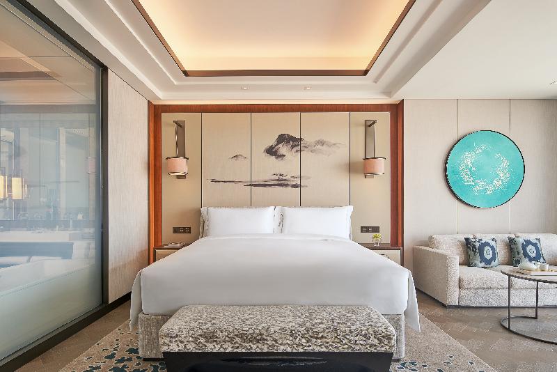 Номер Deluxe Кровать Кинг, Raffles Shenzhen
