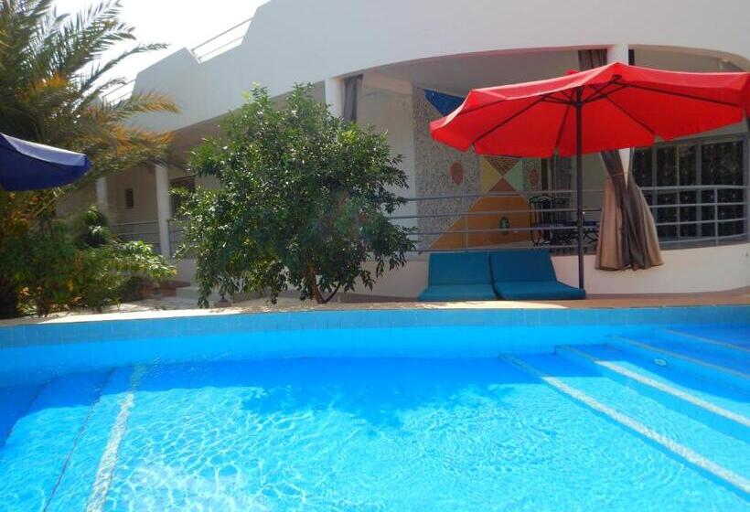 اتاق لوکس با بالکن, Residence Saint James