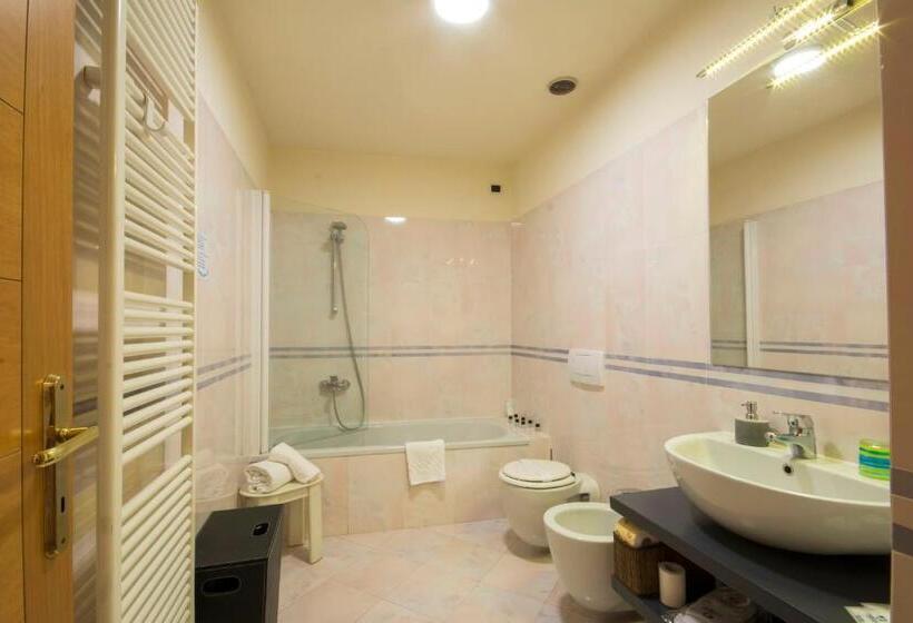 اتاق استاندارد سه نفره, Piazza Paradiso Accommodation