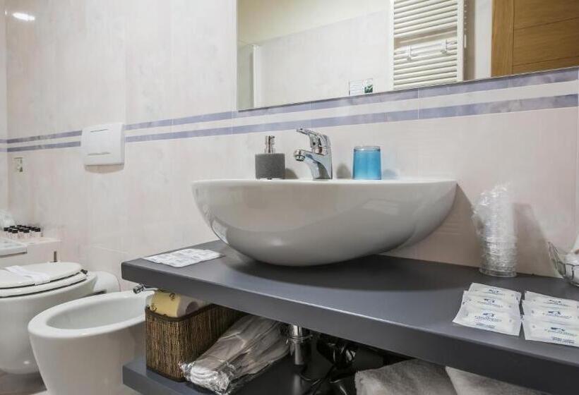 اتاق استاندارد سه نفره, Piazza Paradiso Accommodation