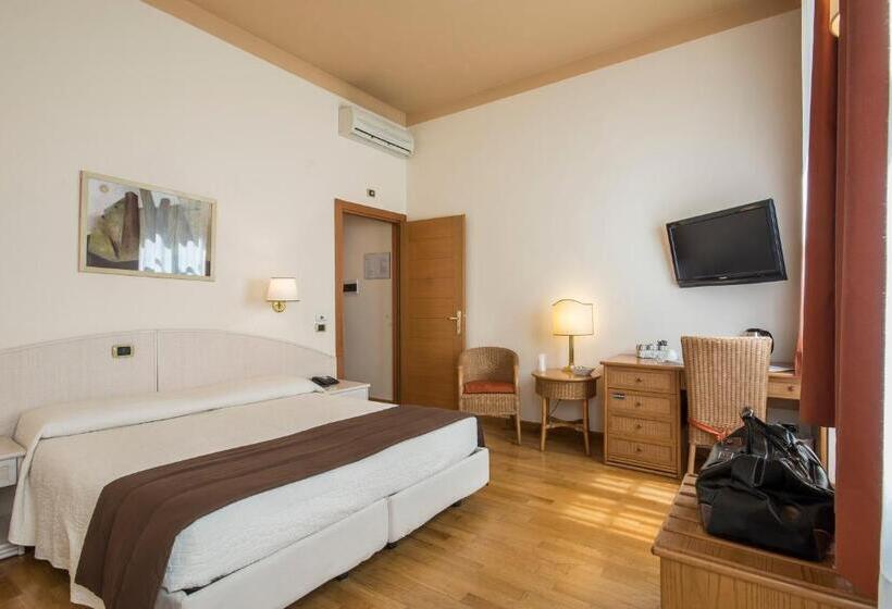اتاق استاندارد سه نفره, Piazza Paradiso Accommodation