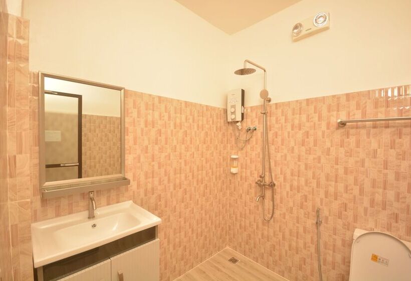 اتاق لوکس, White Summerville Tourist Inn