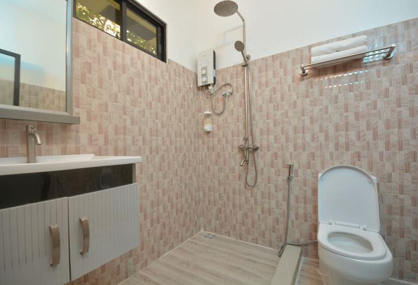 اتاق خانوادگی, White Summerville Tourist Inn