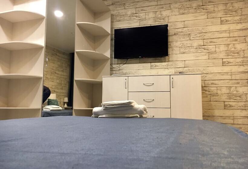 اتاق استاندارد, Erzi Club