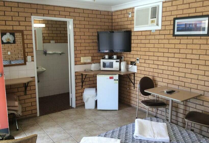 Номер Стандарт, Cross Roads Motel