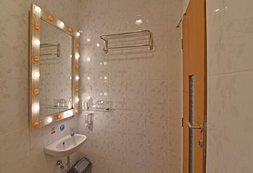 Номер Стандарт, Reddoorz Plus @ Mahendradatta Denpasar