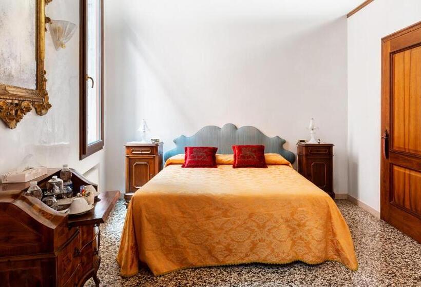 اتاق استاندارد با چشم‌انداز, Luxury Venetian Rooms