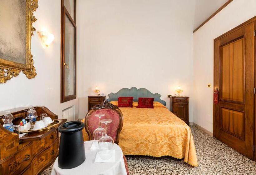 اتاق استاندارد با چشم‌انداز, Luxury Venetian Rooms
