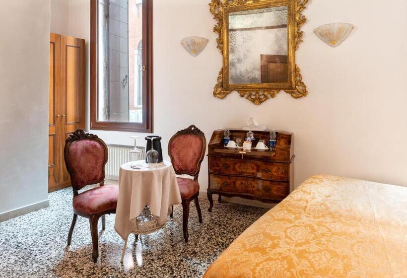 اتاق استاندارد با چشم‌انداز, Luxury Venetian Rooms