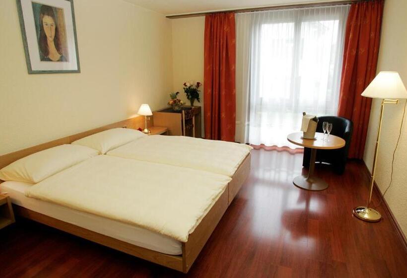 Quarto Estandar, Hôtel Le National
