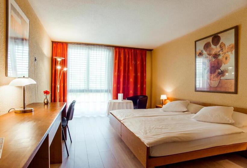 Quarto Estandar, Hôtel Le National