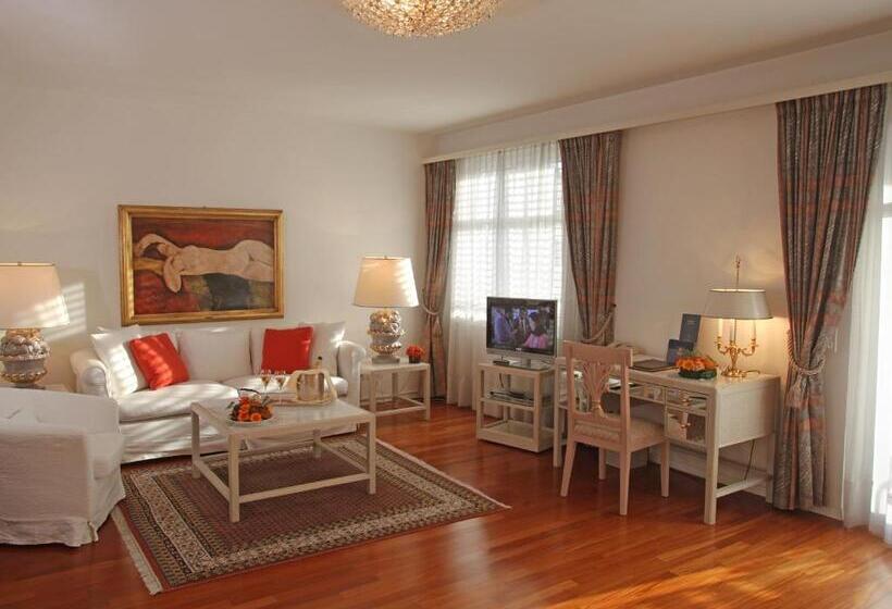 سوئیت پریمیوم, Villa Sassa
