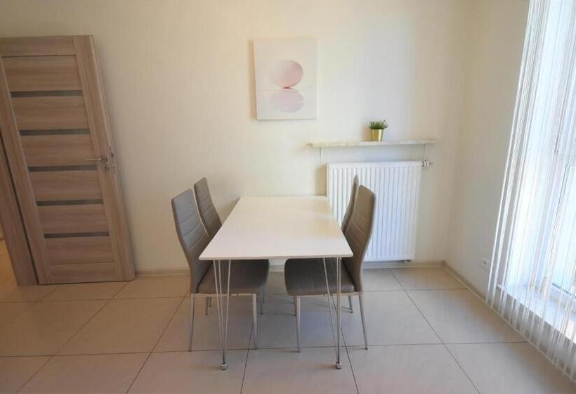 Apartamento 2 Dormitórios, Notabene Wola Apartment