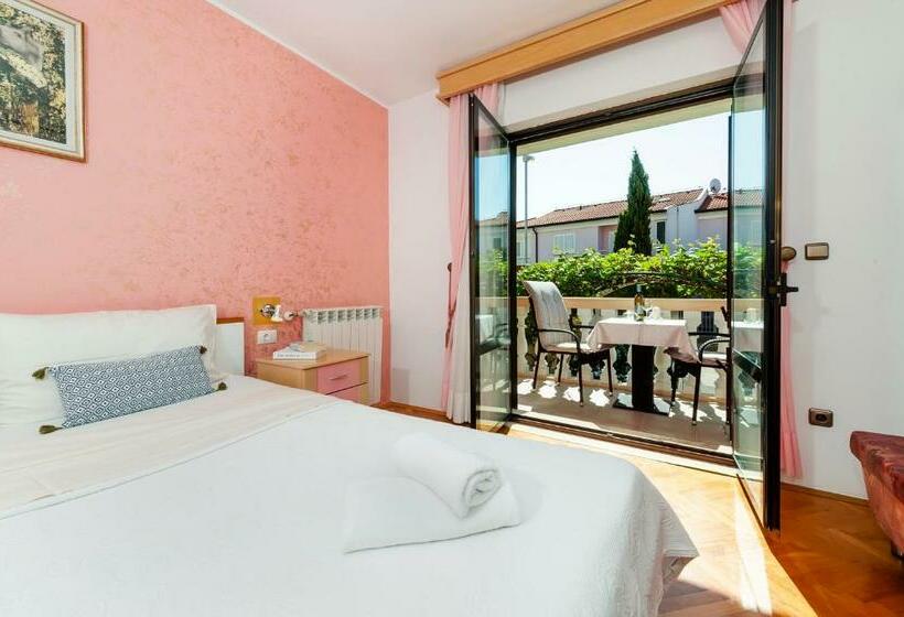 اتاق لوکس با بالکن, Villa Allegria