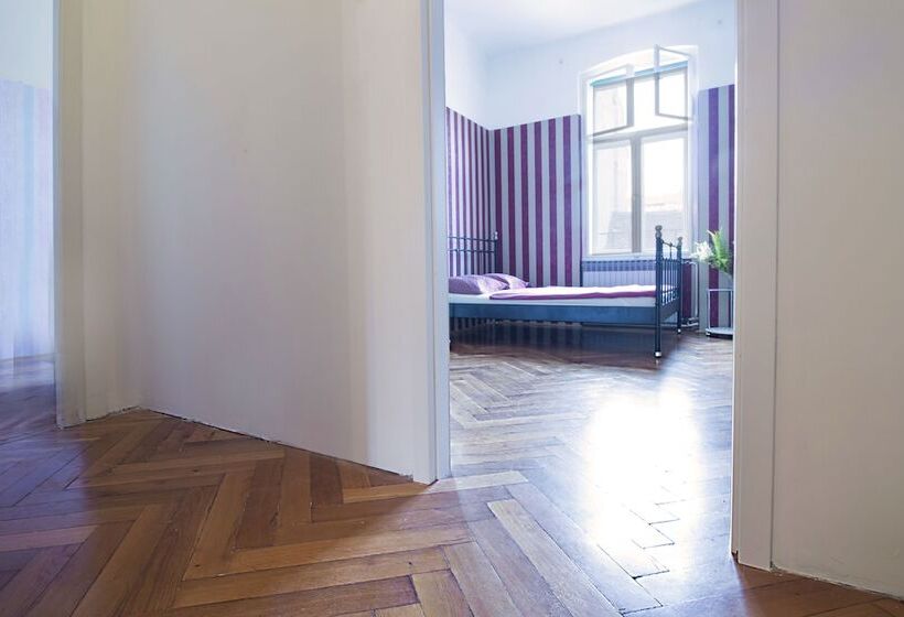 اتاق استاندارد سه تخته با سرویس بهداشتی مشترک, Guesthouse Centar 2