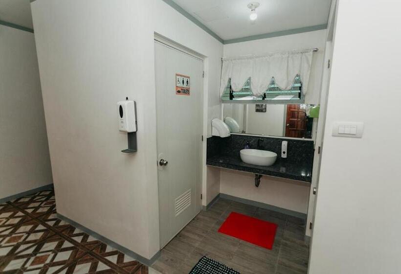 اتاق استاندارد با سرویس بهداشتی مشترک, Kingswick Residences & Lodge