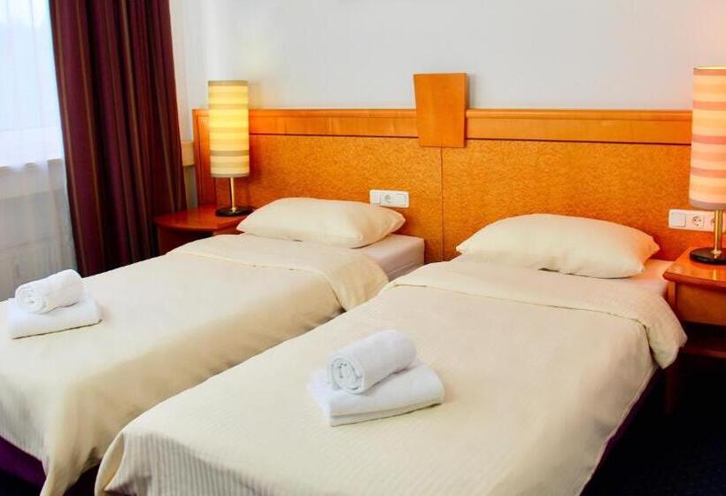 Семейный Номер, Parkhotel Viktoria