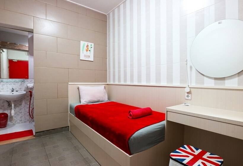 اتاق استاندارد یک نفره, Kamariska Hostel