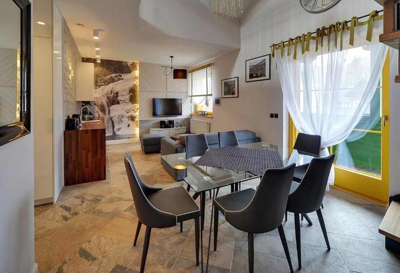 带阳台两卧公寓, Norweska Dolina Family&pet Friendly Resort