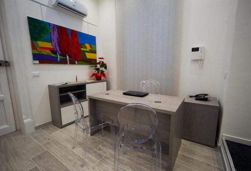 اتاق لوکس یک تخته, Palermo Gallery