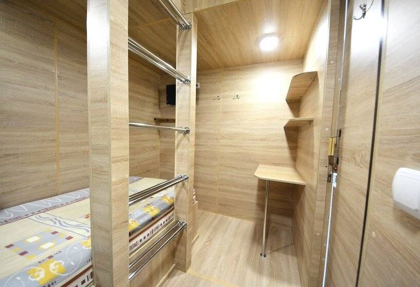 이코노미 트리플 룸, Capsule Hotel Aloha