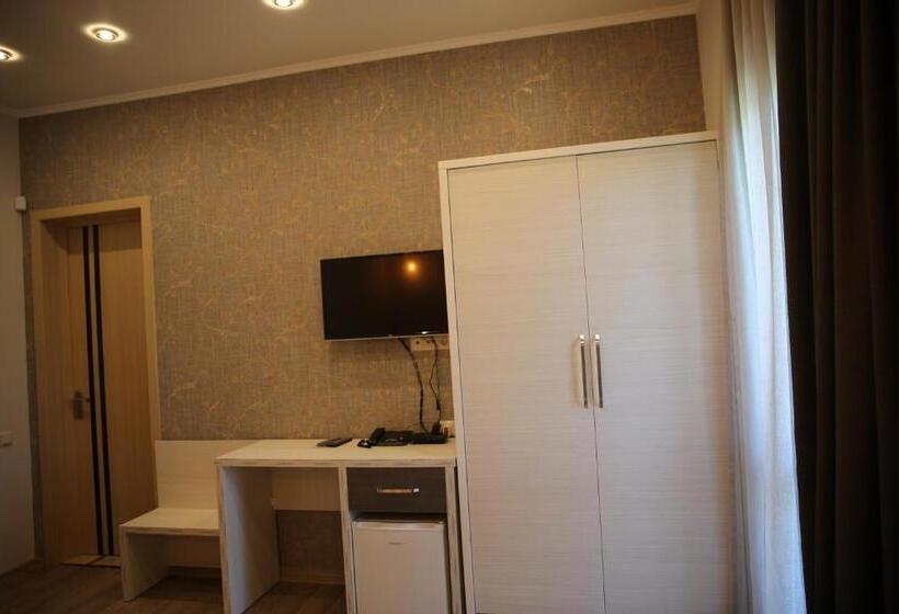 Standard Triple Room with Terrace, Mariana