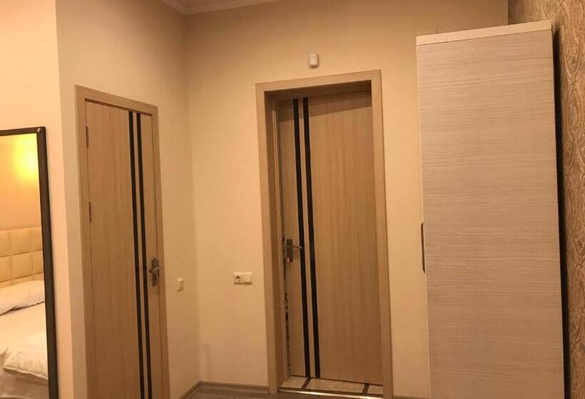 Standard Triple Room with Terrace, Mariana