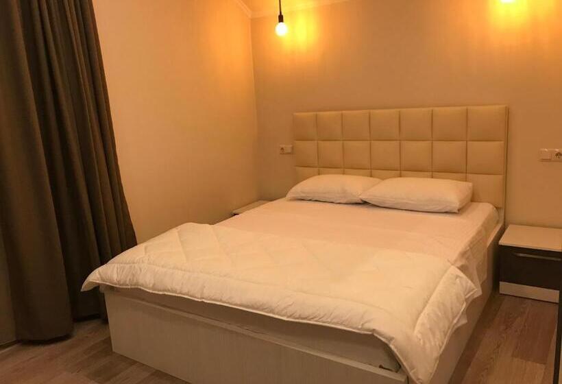 Standard Triple Room with Terrace, Mariana