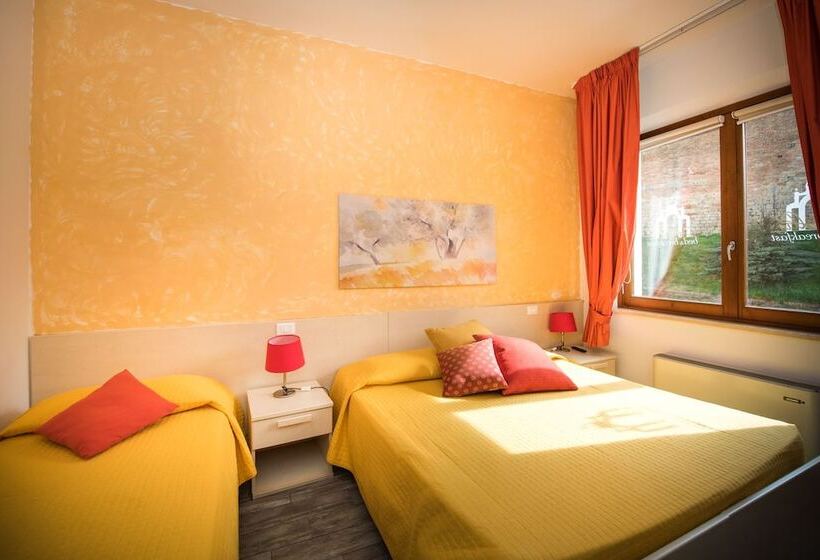 اتاق استاندارد سه نفره, Bed & Breakfast Camollia