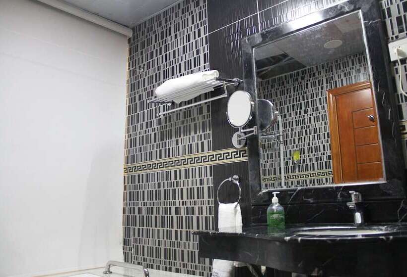 استودیوی لوکس, Emmad Furnished