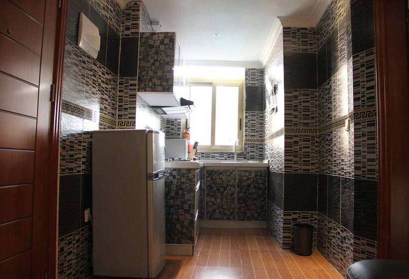 سوییت لوکس, Emmad Furnished