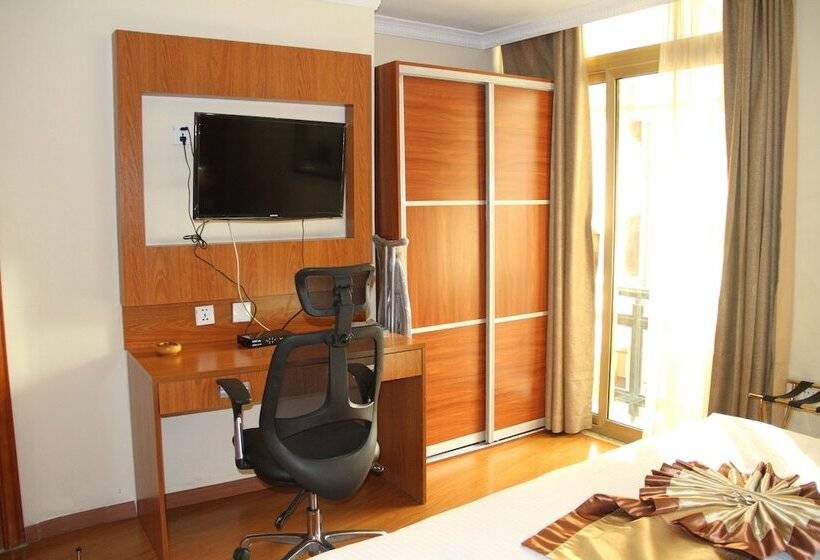 سوییت لوکس, Emmad Furnished