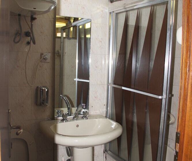 استودیوی استاندارد, Emmad Furnished