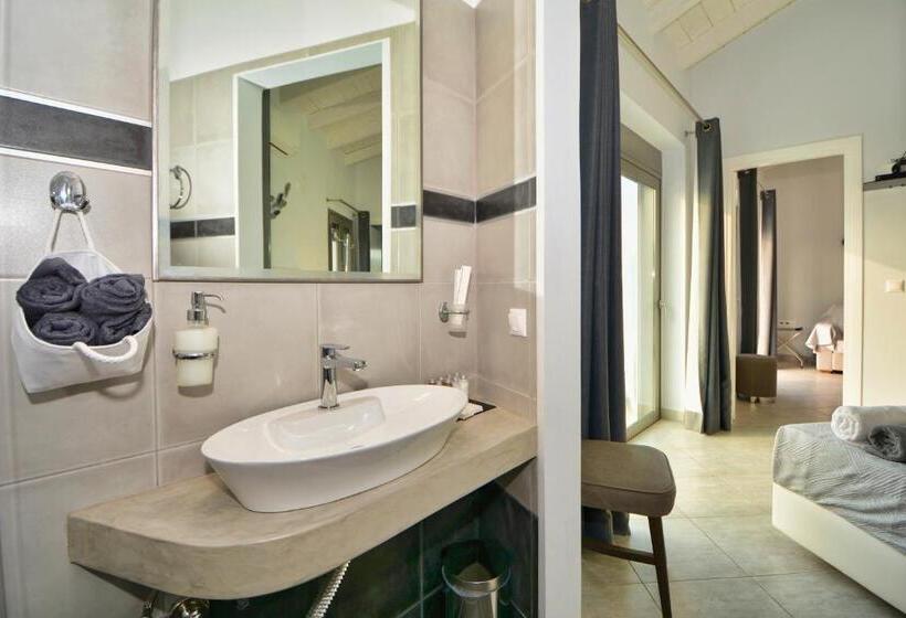 1 Bedroom Deluxe Apartment Sea View, Dardiza Boutique