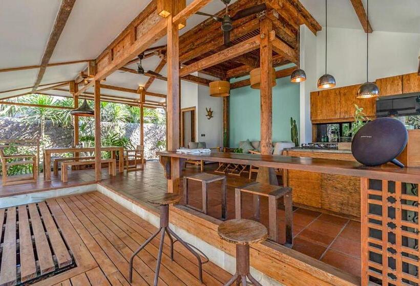 ویلای یک اتاق خوابه با استخر شنا, Kuno Villas