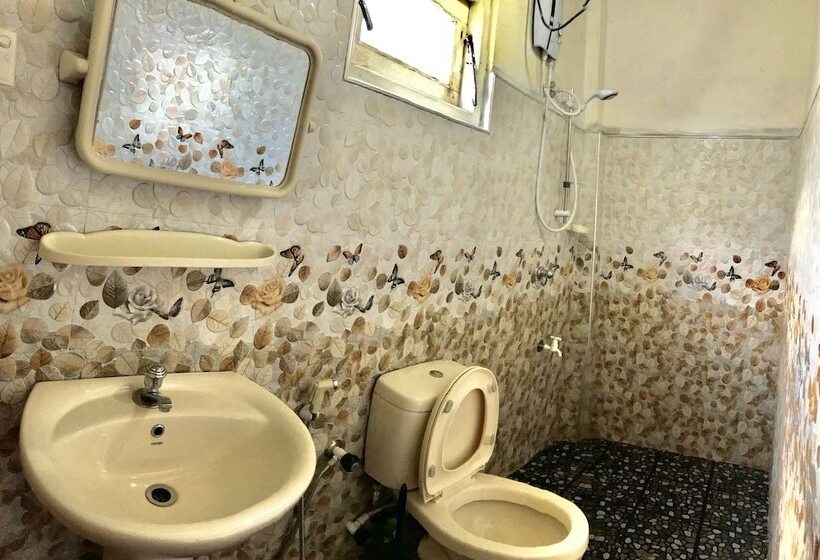 اتاق لوکس, Nuwara Eliya Redrock Guest