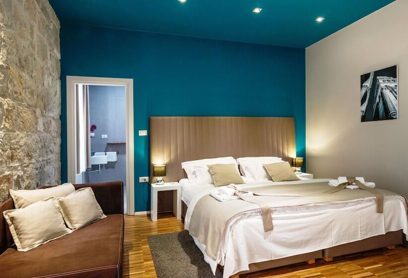 غرفة بريميوم إطلالة جانبية على البحر, Riva Luxury Rooms
