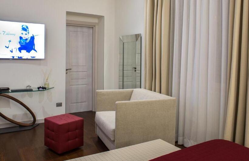 اتاق لوکس با چشم‌انداز دریا, Town House Morgana