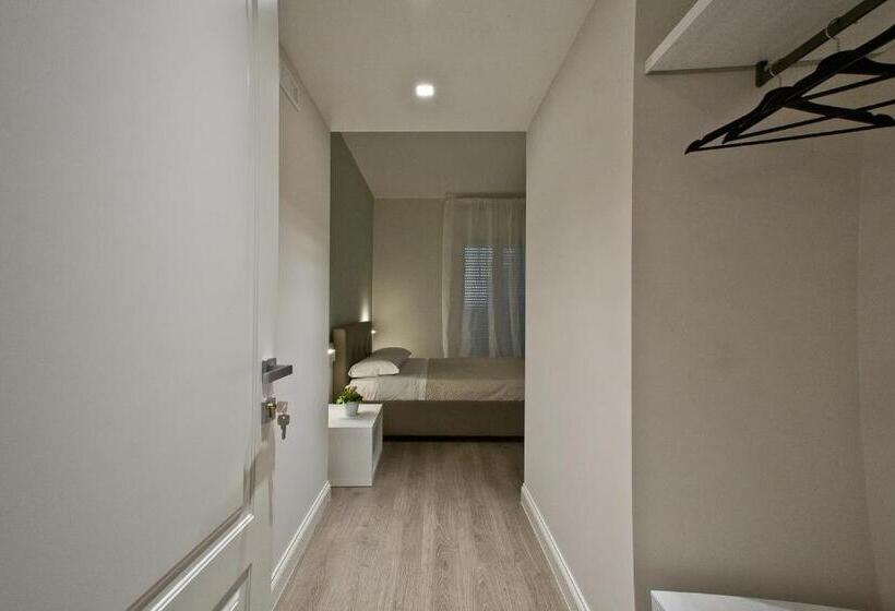 اتاق استاندارد چهار تخته, Domus Roma